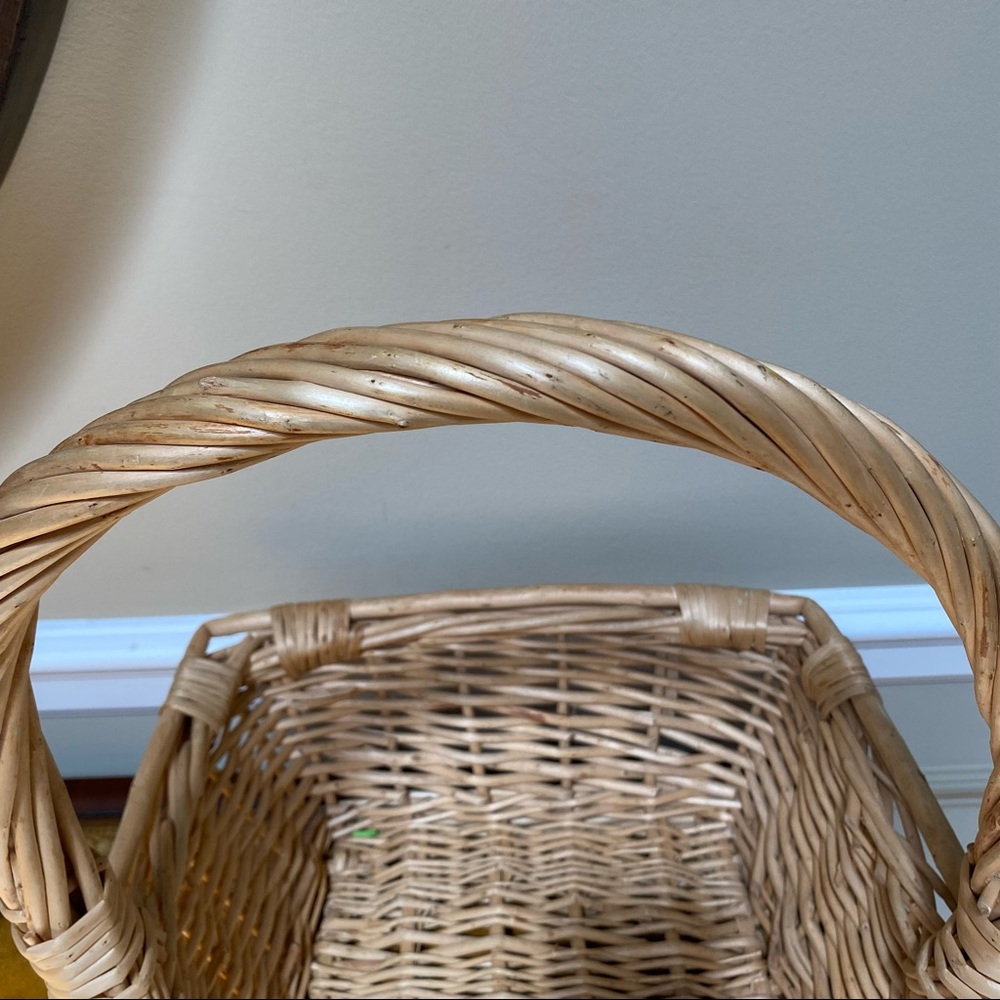 Extra Large Boho Rectangular Wicker Basket with Handle - Picture 4 of 6